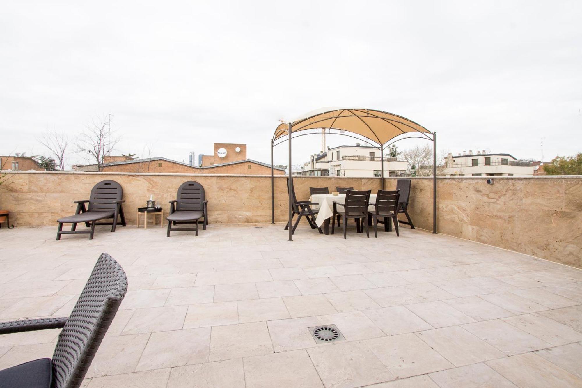 Apartamentos Villablino Arturo Soria Мадрид Экстерьер фото